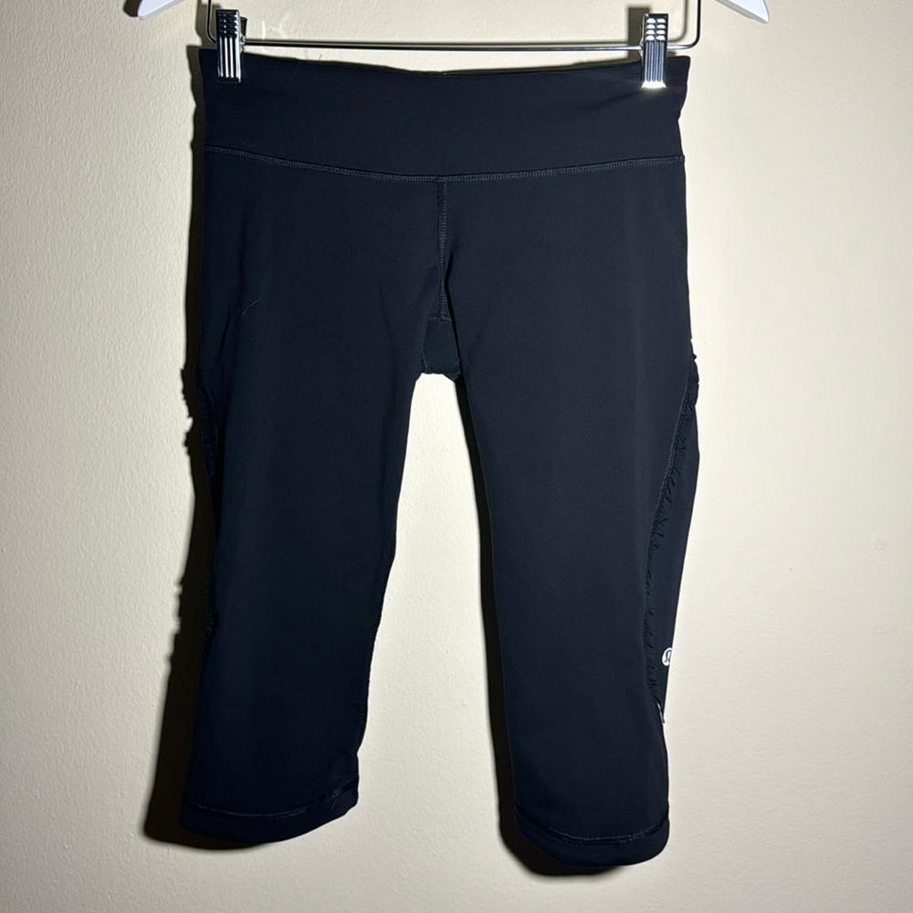 Lululemon size 6
